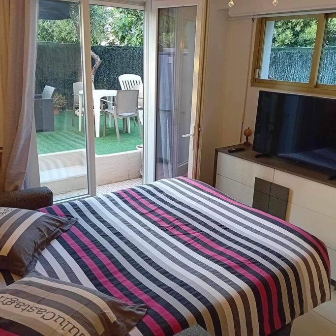 Studio Cosy Terrasse Front Mer Cagnes-sur-Mer Exterior photo