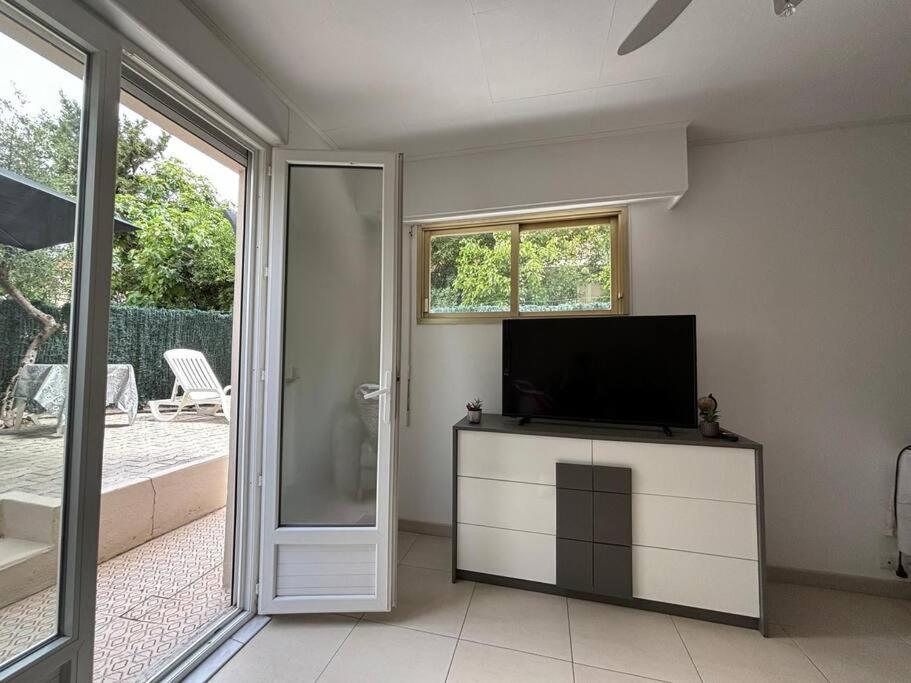 Studio Cosy Terrasse Front Mer Cagnes-sur-Mer Exterior photo