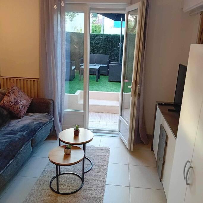 Studio Cosy Terrasse Front Mer Cagnes-sur-Mer Exterior photo